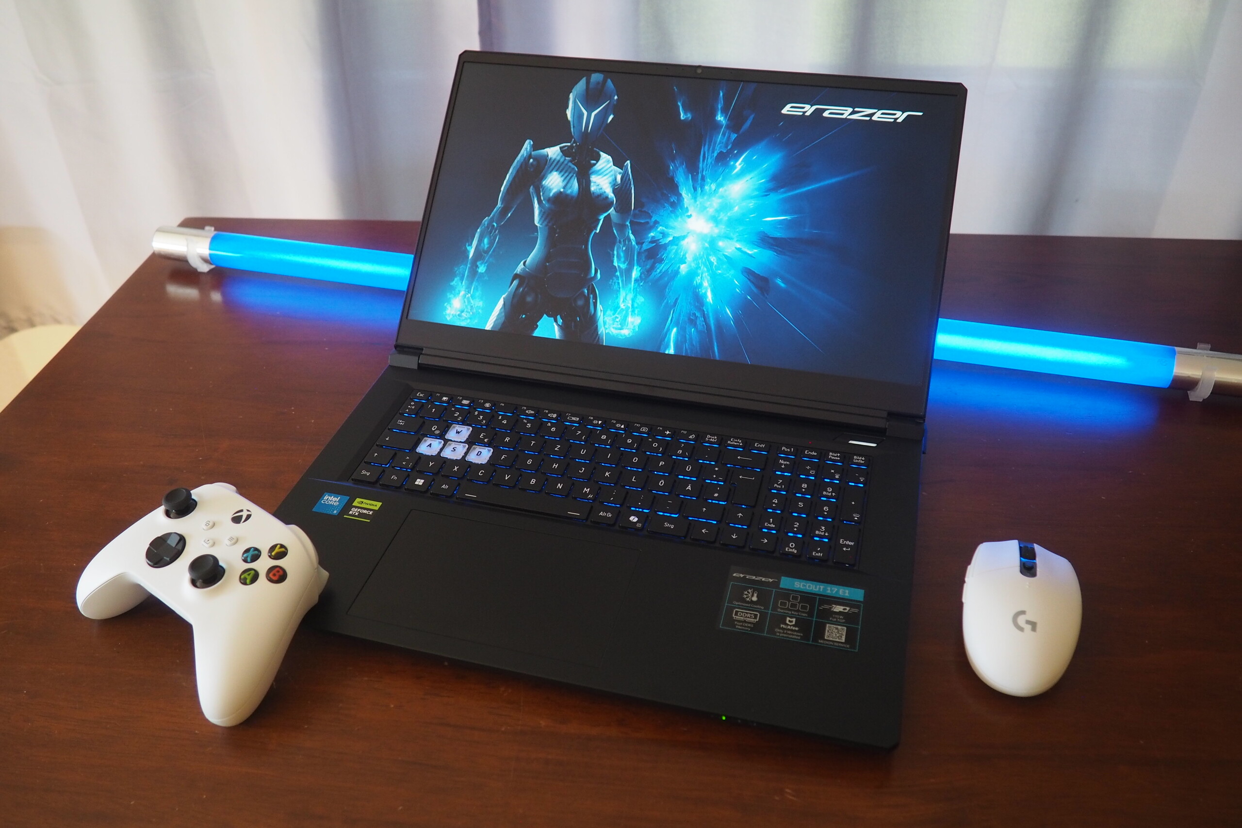 Medion Erazer Scout 17 E1 con RTX 5050 in recensione