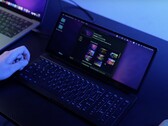 KeyGo combina una tastiera completa con un display touchscreen da 12,8 pollici al prezzo di 249 dollari. (Fonte: Kickstarter)  