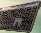 Logitech venderà il Signature Slim Solar Plus solo nella finitura mostrata, almeno inizialmente. (Fonte immagine: via Roland Quandt)