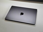 Il MacBook Pro M5 è uscito da qualche mese e le varianti M5 Pro e M5 Max arriveranno presto.