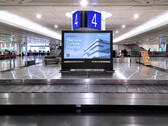 carta elettronica da 75 pollici in aeroporto.