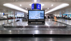 carta elettronica da 75 pollici in aeroporto.