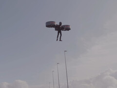 Una persona che vola con CopterPack3 (Fonte immagine: CopterPack; screenshot)