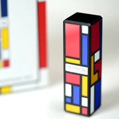 Il DAC USB-C Artpical Mondrian supporta flussi musicali DSD, PCM e MSQ senza perdite.