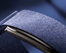 Il Garmin CIRQA è dotato di un cinturino in tessuto disponibile in sette colori.