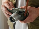 L'edizione Safari dell'iconica fotocamera a telemetro Leica M11-P sarà disponibile in verde oliva (Fonte: Leica)