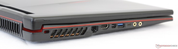 Lato Sinistro: Kensington Lock, RJ-45, HDMI 1.4, mini-DisplayPort 1.2, USB 3.1 Type-A, USB 3.1 Type-C Gen. 1, presa auricolari da 3,5 mm, microfono da 3,5 mm