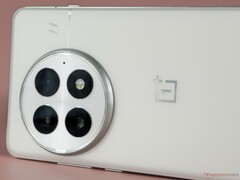 L&#039;imminente OnePlus 15 dovrebbe essere più sottile e sarà alimentato dallo Snapdragon 8 Elite 2
