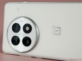 L'imminente OnePlus 15 dovrebbe essere più sottile e sarà alimentato dallo Snapdragon 8 Elite 2