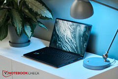 Il ROG Zephyrus M16 2023 è uno dei computer portatili a cui Asus ha iniziato a distribuire un nuovo aggiornamento beta del BIOS. (Fonte: Notebookcheck)