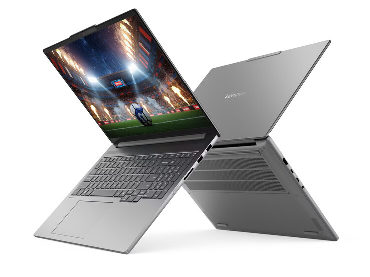 L'IdeaPad Pro 5i 16IPH11 si ricarica fino a 170 W tramite il caricatore Slim tip di Lenovo.