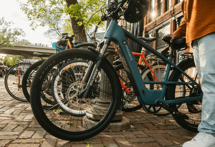 La e-bike Monarc Tracer è disponibile nella versione con telaio ad alta salita