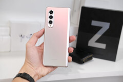 Il Galaxy Z Fold4 non avrà il Phantom Silver, visto con il Galaxy Z Fold3. (Fonte: Thai Nguyen)