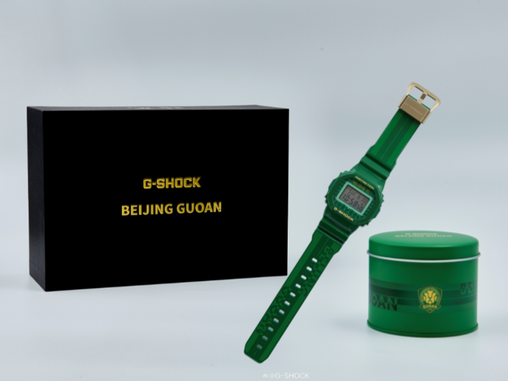 L'orologio G-Shock x Beijing Guoan Football Club. (Fonte: Casio via Weibo)