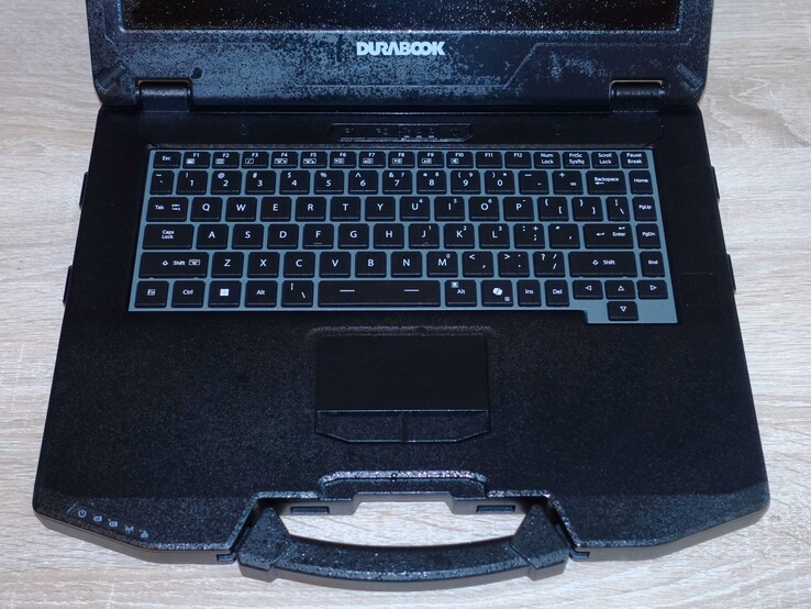 Il touchpad e la tastiera sono resistenti all'umidità e agli spruzzi d'acqua