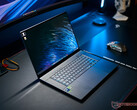 Recensione dell'Asus ROG Zephyrus G16 2025: Un portatile da gaming sottile ora con RTX 5090 e 64 GB di RAM