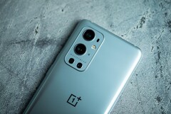 Il OnePlus 9T Pro dovrebbe essere ancora sulla carta, però. (Fonte: CNET)