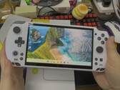 Il GPD Win 5 nella sua nuova finitura bianca. (Fonte: GPD)