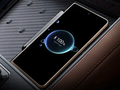 Il Magic V5 si ricarica in modalità wireless a 50 W.