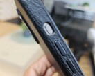 Una custodia Bellroy apparentemente realizzata per l'iPhone 15 Pro Max non è progettata per il nuovo tasto Action. (Fonte: Notebookcheck)