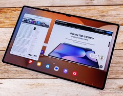 Il successore di Galaxy Tab S10 Ultra (nella foto) sembra avere una tacca più piccola. (Fonte: Notebookcheck)