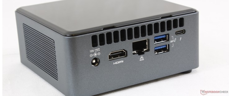 Lato Posteriore: alimentatore AC, HDMI 2.0, Gigabit RJ-45, 2x USB 3.1 Gen. 2, Thunderbolt 3