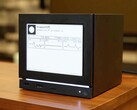 Valve ha dotato la Steam Machine di uno schermo e-ink per i test interni (Fonte: Gamers Nexus)