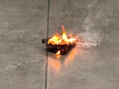 Una segnalazione di Galaxy S24 in fiamme.