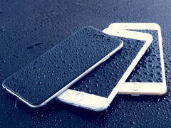 Apple non consiglia di tentare di asciugare gli smartphone bagnati nel riso (Immagine: DariuszSankowski)