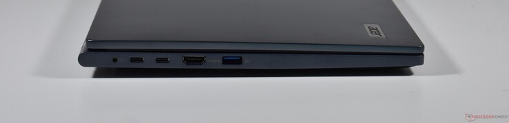 sinistra: porta di ricarica, 2x USB4, HDMI, USB A 3.2 Gen 1