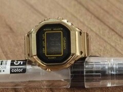 Si vocifera di una nuova versione in oro dell'orologio ad anello Casio CRW-001. (Fonte immagine: Goldblitz Sdn Bhd via Facebook)
