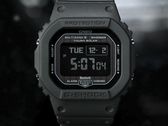 Un primo piano del display di Casio G-Shock GW-BX5600-1A1, raffigurato su uno sfondo scuro.