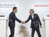 Il CEO di Nissan, Makoto Uchida, e il CEO di Honda, Toshihiro Mibe. (Fonte: Nissan)