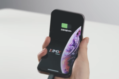 L'iPhone 'V' di Apple combina componenti di più modelli pieghevoli a conchiglia. (Fonte: Bilibili)