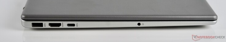 Sinistra: USB-A (5 GBit/s), HDMI 1.4b, USB-C (5 GBit/s), porta per le cuffie