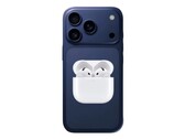 Rendering non ufficiale di iPhone 17 Pro con AirPods 4. (Fonte immagine: @Skyfops su X e Apple, modificato)