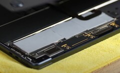 I pad termici possono migliorare le prestazioni dell&#039;ultimo MacBook Air. (Fonte: Max Tech)