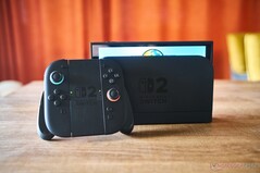 Diversi utenti di Nintendo Switch 2 (nella foto) sono preoccupati per i problemi relativi alla modalità di aggancio della console portatile. (Fonte: Hannes Brecher/Notebookcheck)