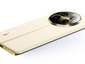 Il Realme 12 Pro+ è disponibile in un design chic nei colori blu o oro. (Immagine: Realme)