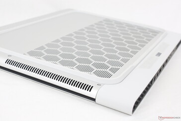 Le griglie di ventilazione esagonali sono un punto fermo del design Alienware