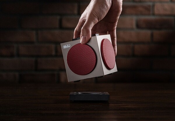 L'altoparlante 8BitDo Retro Cube 2 - N Edition è il successore dell'altoparlante Retro Cube rilasciato nel 2016. (Fonte: 8BitDo)