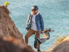 L&#039;e-scooter Segway KickScooter P100S può percorrere fino a 62 miglia (~100 km) con una sola carica. (Fonte: Segway)