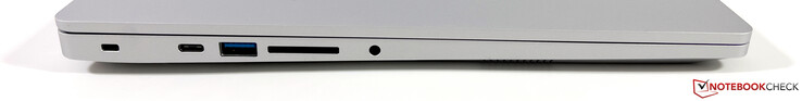 Lato sinistro: Kensington Lock, USB-C 3.2 Gen.2 (10 Gbps, modalità DisplayPort-ALT 1.4, Power Delivery), USB-A 3.2 Gen.1 (5 Gbps), lettore di schede, jack stereo 3,5 mm