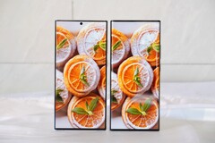 Il Galaxy S22 Ultra accanto all'Axon 40 Ultra. (Fonte: UniverseIce)