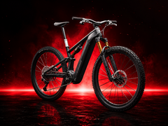 L’eMTB S-Works Turbo Levo R Ultralight offre una coppia di 111 Nm e una potenza di picco di 850 W