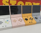 Il Miyoo Mini Flip nei quattro colori proposti per il lancio. (Fonte: u/TenLevels)