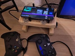 Il Google Pixel 8 si è trasformato in un dock di emulazione di console