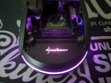 Sharkoon Light² 200 ultra light gaming mouse con lato superiore aperto ed illuinazione RGB