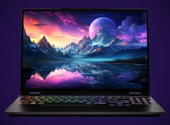 Slimbook Creative 15 ha un design poco appariscente, ma offre una tastiera con illuminazione RGB.