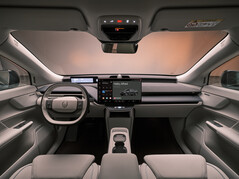 Design essenziale e connettività completa: l’abitacolo della Volvo EX60 è dotato di una piattaforma informatica centrale intelligente e di display intuitivi e di facile lettura